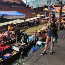 the floating markets in Thiland