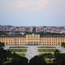 Schloss Schoenbrunn- Summer