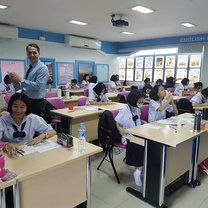 Teaching in Thailand M1