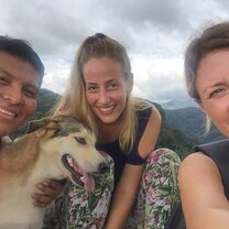 Habla Ya Spanish School students students with a dog