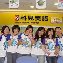 group of girls saying peace sign
