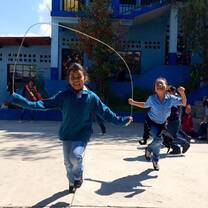 kids playing jumping rope