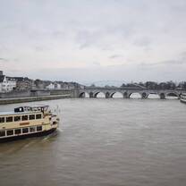River Maas and Sint Servaasbrug in winter, taken from Wilhelminabrug bridge
