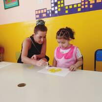 Volunteer in a kindergarten