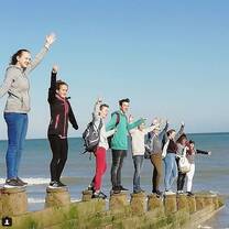 Friends in shore of the sea