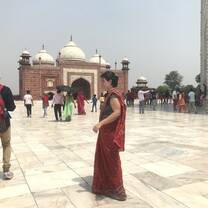 Sari volunteer Agra Taj Mahal 