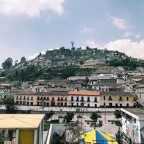 Overlook of the gorgeous city with the Panecillo on top of the hill.