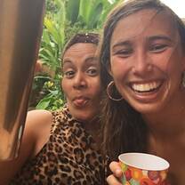 Enjoying a pipa fría with my ama. 