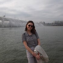 Amanda at the Han River in Seoul March 2018