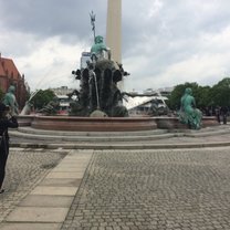 Taking photo of Neptunbrunnen