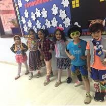 kids posing 