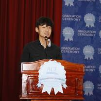 a man having his speach on his graduation day