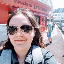 On the street in Vernon en route to Giverny