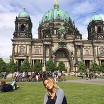 Having a picnic lunch in front of the Berlin Dome