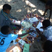 Nature art club on a relaxing Sunday afternoon at the beach in Sainte Luce