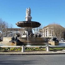 One of the many amazing fountains in Aix.
