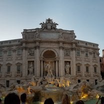 Trevi Fountain 