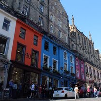 My Favorite Street in Edinburgh!  Victoria Street