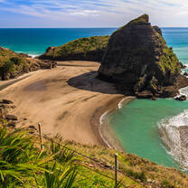 Canadians can enjoy the North Islands beautiful beaches while on a New Zealand working holiday