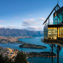 Explore New Zealand on our international internship program for Canadians