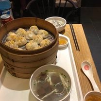 小笼包 and Duck Blood Soup