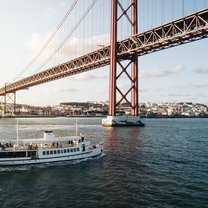 Boat cruise excursion 