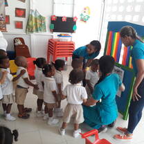 Volunteer Colombia childcare
