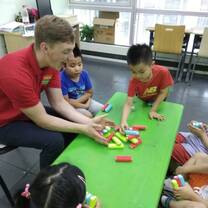 young class at Aihua
