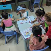young class at Aihua