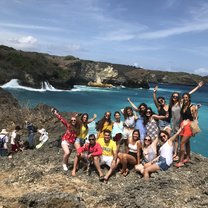 a group of volunteers going to Nusa for the weekend