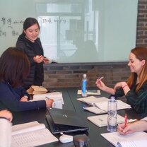Students in Shanghai Learn Chinese in Shanghai