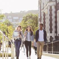 Experience world-class teaching and a student lifestyle second to none at Otago University.