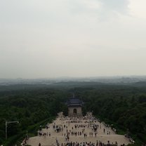 Beautiful Nanjing (only 1h30 away from Hangzhou) Do got and visit the Memorial & the Sun Yat Sen Memorial