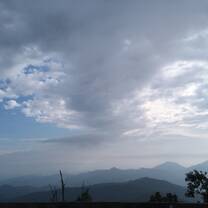 A picture of the mountains 