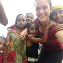 Selfie of volunteer and children in Jaipur, India with The Tarzan Way