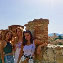 I got to meet amazing friends from different countries and we were able to organize an amazing trip to Segovia! Totally worth it!