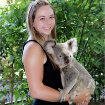 Making a new friend at the Currumbin Wildlife Sanctuary during my semester in Australia. 