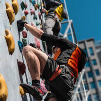 Wall Climb Event in Qingdao China - XMandarin