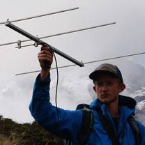 Radio telemetry for tracking spectacled bears