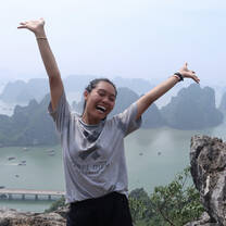 Bai Tho Mountian / Ha Long City