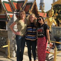 Touring the Temple of the Jade Buddha with new friends!