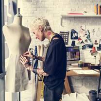 FASHION DESIGNER