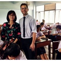 Thai teachers love photos during standardized tests
