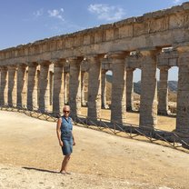 Visiting the ancient ruins in Segesta