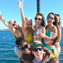 Sydney-Harbour-Cruise-8-Day-Oz-Gap-Year-Experience-Grabatour-Travel