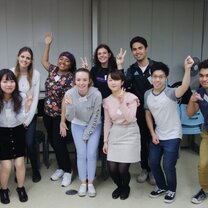 English-speaking students from KCP opted to take a class to learn how to make oyako-don with local Japanese university students.