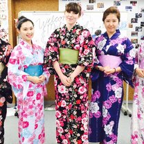 Trying on yukata with other international interns Trying on yukata with other international interns