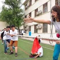 Starting the tug-of-war at the Yangjiang camp Starting the tug-of-war at the Yangjiang camp
