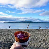 eating ice cream on mission bay beach