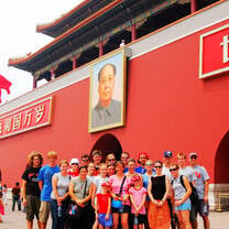 participants taking a group photo from high school language and culture immersion program